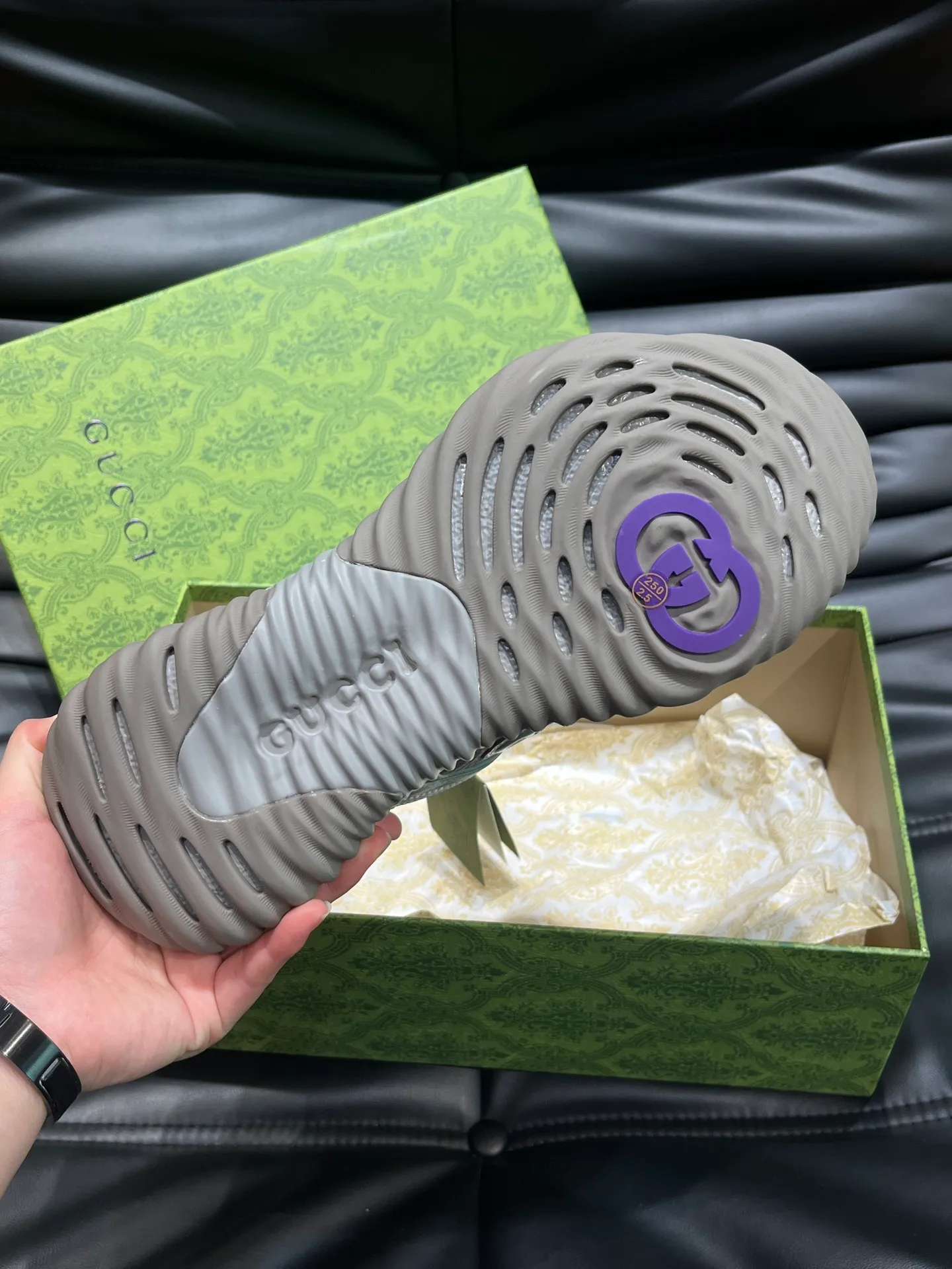 Men's Men's Shoes💰p760 "Gucc*" Ri Men's Men's Shoes💰p Men's Men's Shoes💰ple Series 2024ss👫Couple Style Casual Sports Shoes, buy the original and accurately reproduce it! Restore the quality of details, Gucci Ri men's shoes 💰p men's shoes 💰ple series sports shoes are made with innovative stitching technology to create a flowing texture like water. The leather design is paired with three-dimensional interlocking Double G leather patches and Gucci letter metal accessories, creating a free flowing texture of the entire shoe with a 3D effect. A classic and versatile piece that feels super comfortable on your feet! Female 35-40 Male 38-45